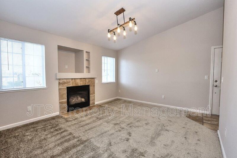 Beautiful Upper Level 2 Bed 2 Bath Gated Folsom Condo! Available mid February! property image