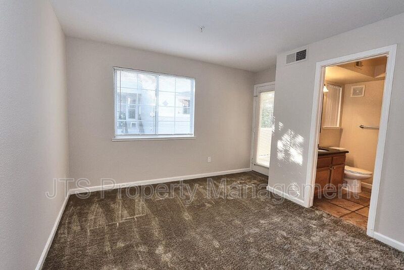 Beautiful Upper Level 2 Bed 2 Bath Gated Folsom Condo! Available mid February! property image