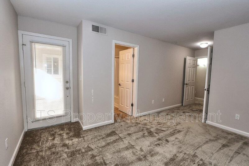 Beautiful Upper Level 2 Bed 2 Bath Gated Folsom Condo! Available mid February! property image