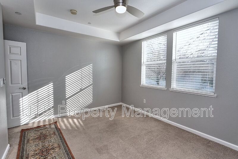 Incredible gated Fair Oaks Condo for rent! property image