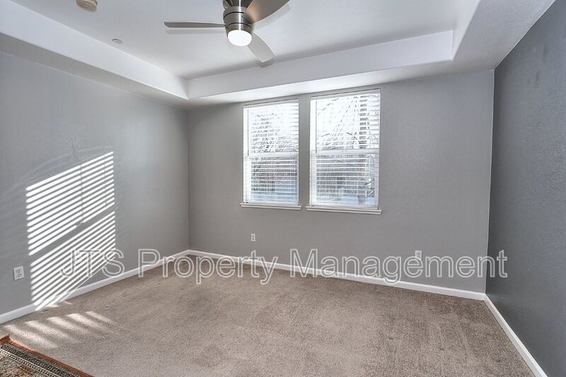 Incredible gated Fair Oaks Condo for rent! property image