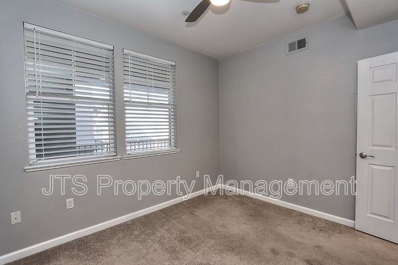Incredible gated Fair Oaks Condo for rent! property image