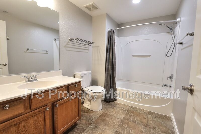 Incredible gated Fair Oaks Condo for rent! property image