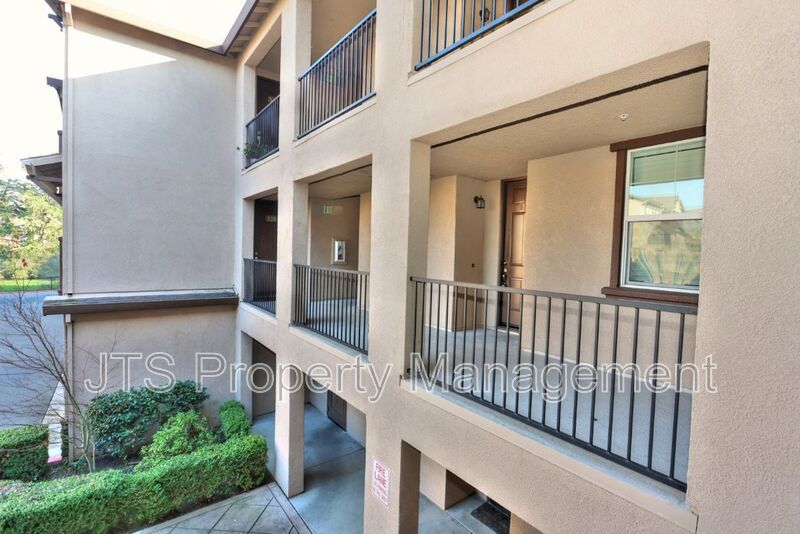 Incredible gated Fair Oaks Condo for rent! property image