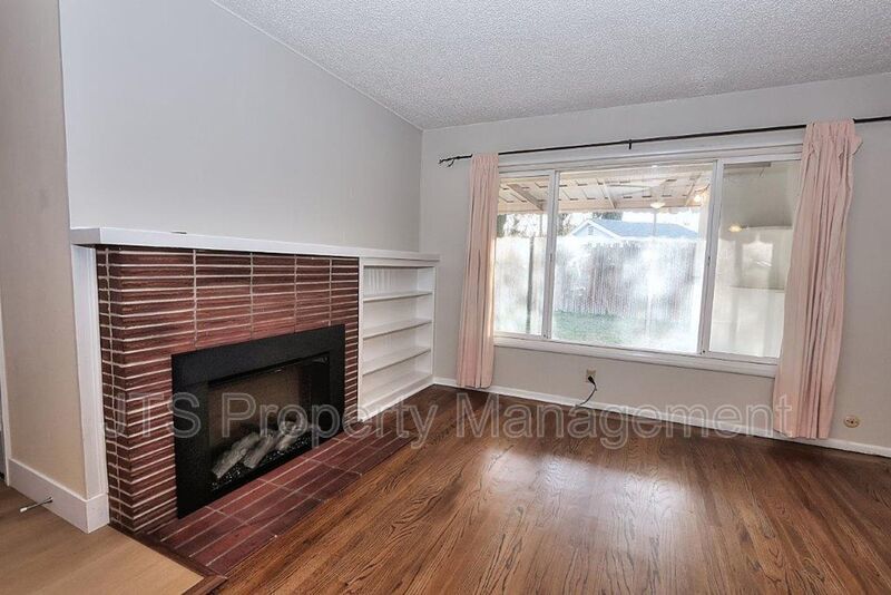 Beautiful Home For Rent in the Garden of the Gods! property image