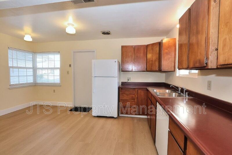 Beautiful Home For Rent in the Garden of the Gods! property image