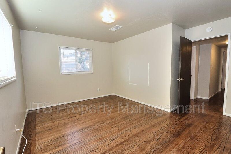 Beautiful Home For Rent in the Garden of the Gods! property image