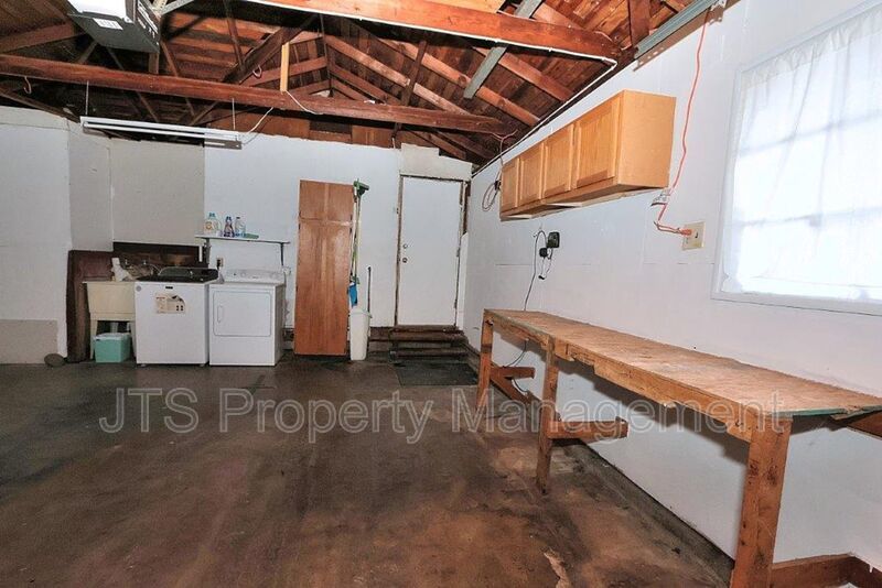 Beautiful Home For Rent in the Garden of the Gods! property image