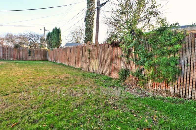 Beautiful Home For Rent in the Garden of the Gods! property image