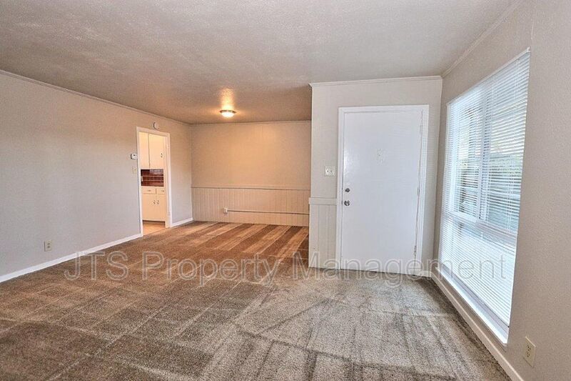 Rare 2 Bedroom Lower Level Apartment Across from UC Davis Med Center! property image