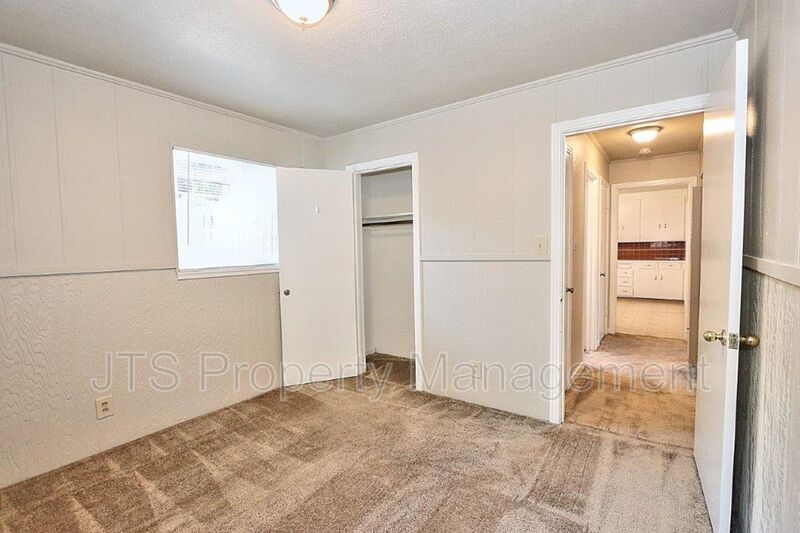 Rare 2 Bedroom Lower Level Apartment Across from UC Davis Med Center! property image