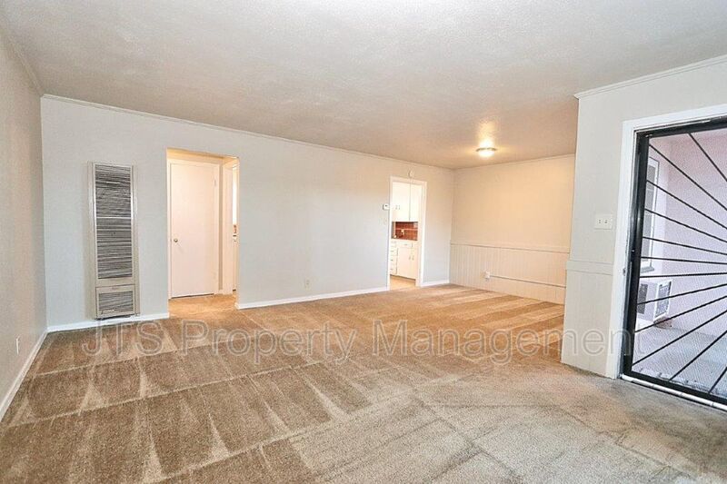 Rare 2 Bedroom Lower Level Apartment Across from UC Davis Med Center! property image