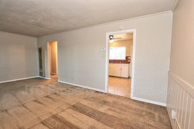 Rare 2 Bedroom Lower Level Apartment Across from UC Davis Med Center! property image