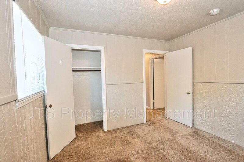 Rare 2 Bedroom Lower Level Apartment Across from UC Davis Med Center! property image