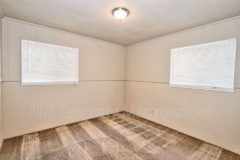Rare 2 Bedroom Lower Level Apartment Across from UC Davis Med Center! property image