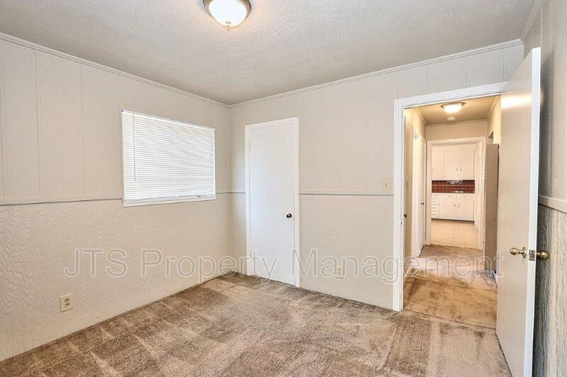 Rare 2 Bedroom Lower Level Apartment Across from UC Davis Med Center! property image