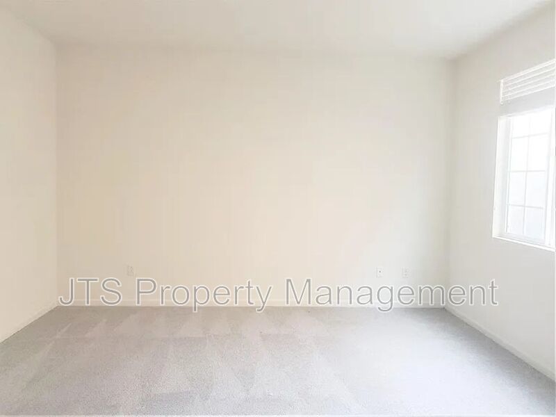 Beautiful home with TWO PRIMARY SUITES! property image