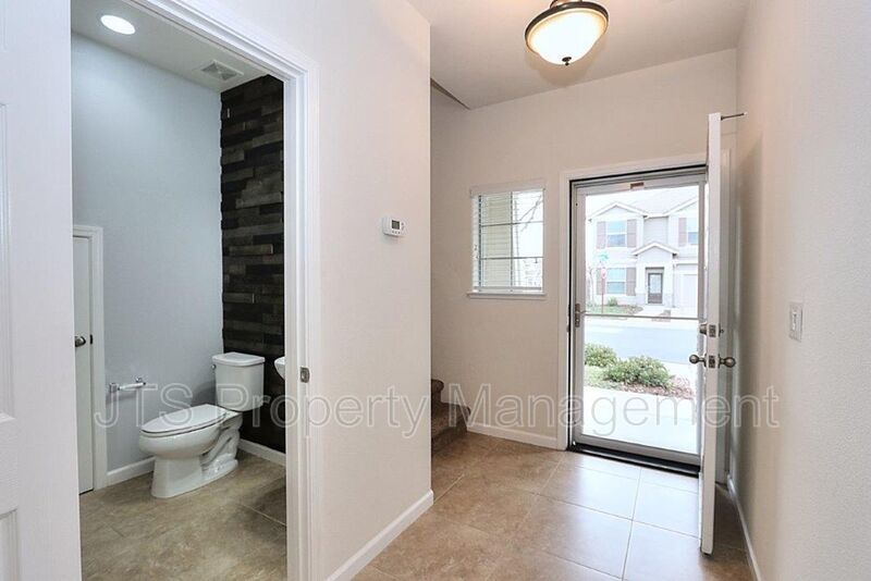 Incredible Gated Community Roseville Home! property image