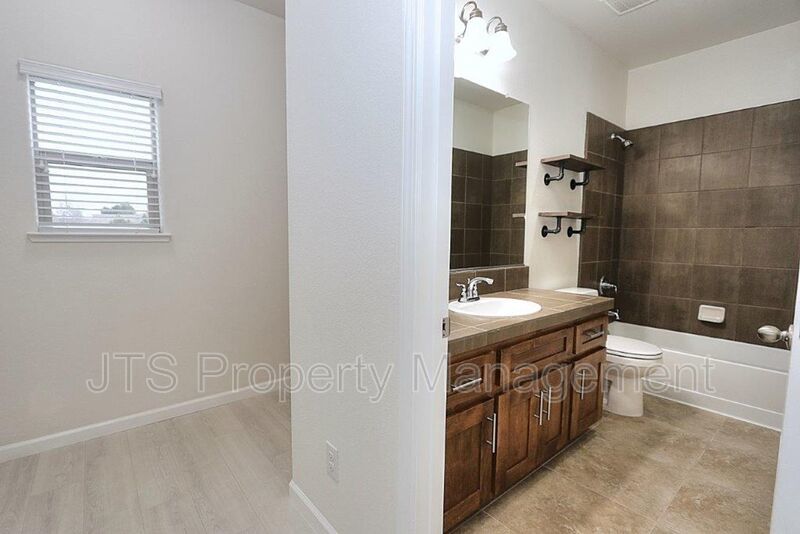 Incredible Gated Community Roseville Home! property image