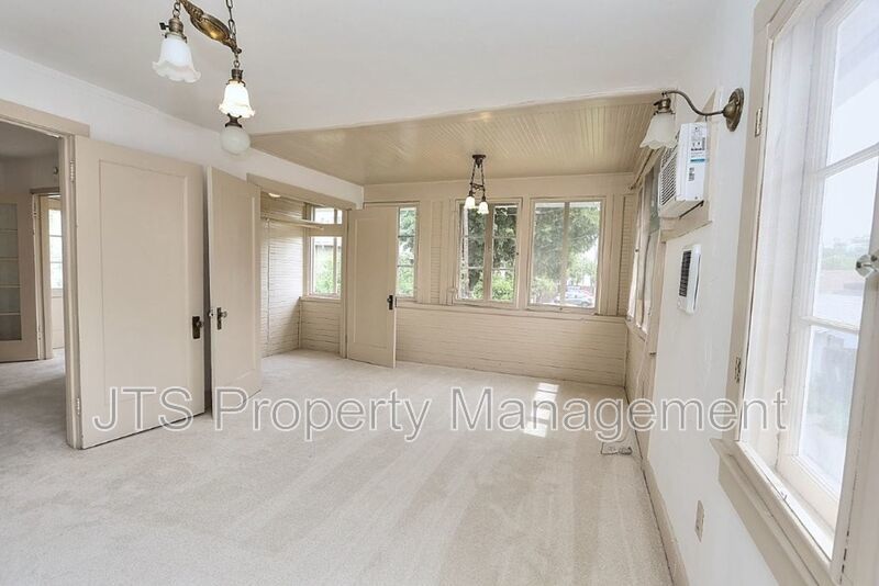 Charming upper level unit in midtown! property image