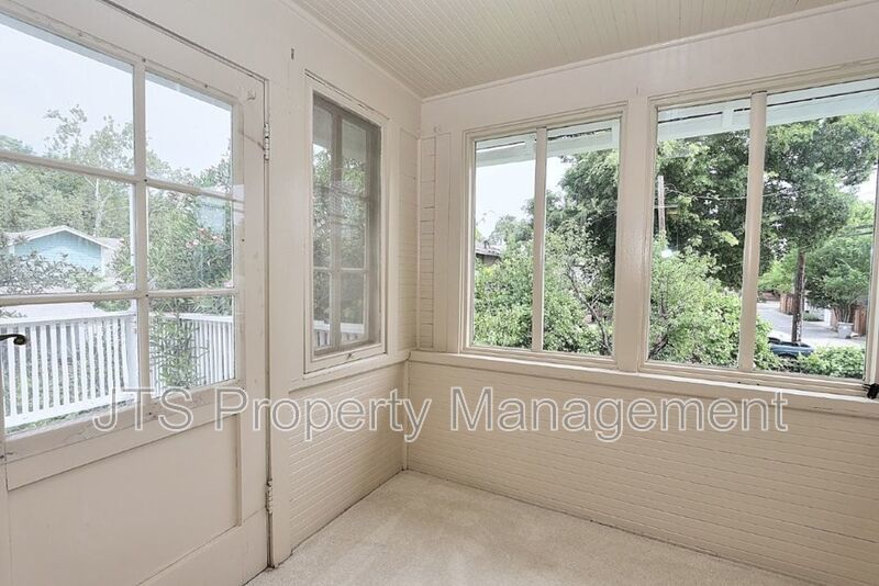 Charming upper level unit in midtown! property image