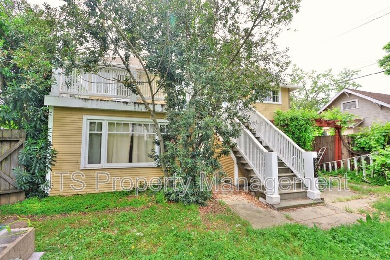 Charming upper level unit in midtown! property image