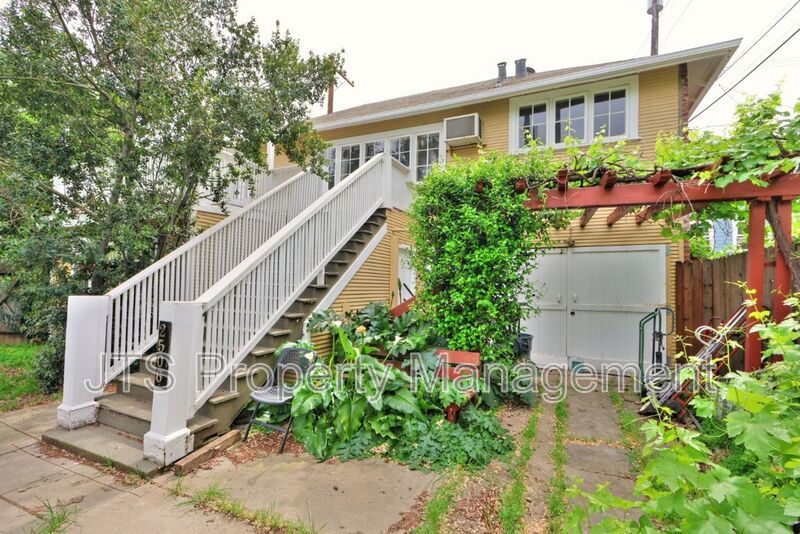 Charming upper level unit in midtown! property image