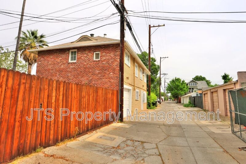 Charming upper level unit in midtown! property image