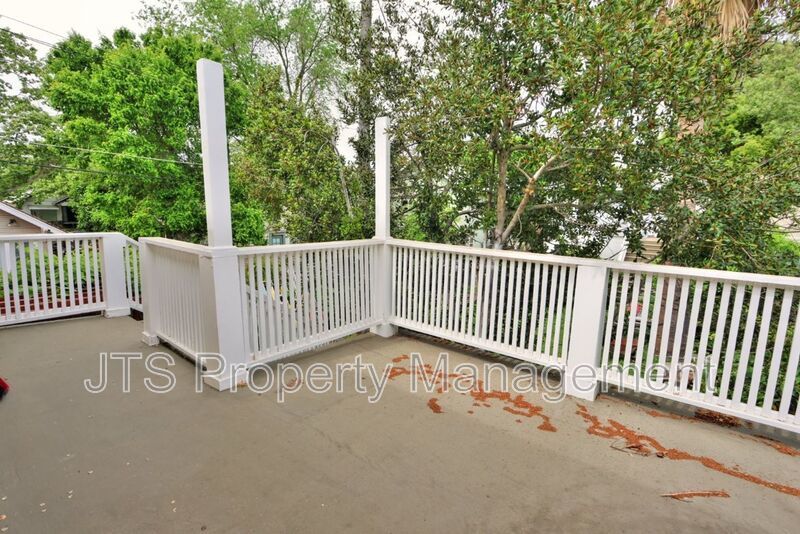 Charming upper level unit in midtown! property image