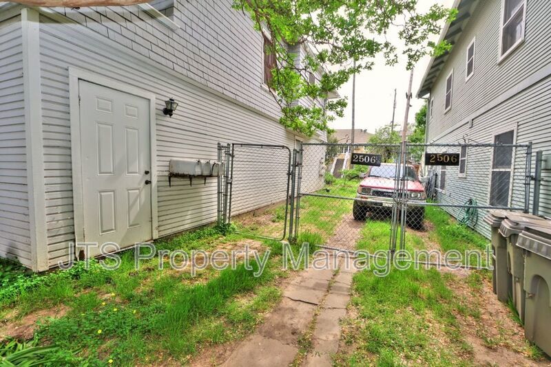 Charming upper level unit in midtown! property image