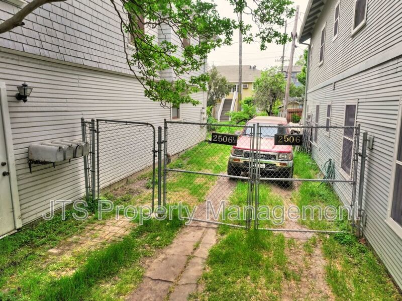 Charming upper level unit in midtown! property image