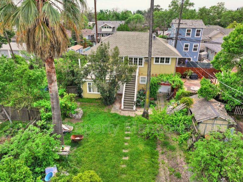 Charming upper level unit in midtown! property image