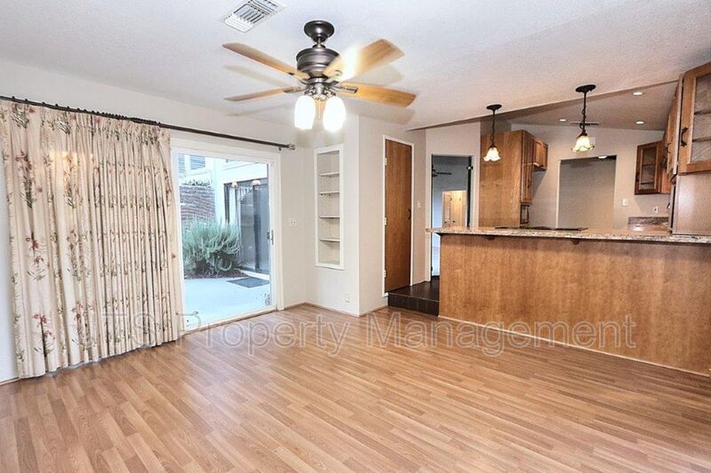 River Parkway Access for this 1 level 4 Bedroom Carmichael Duplex! property image