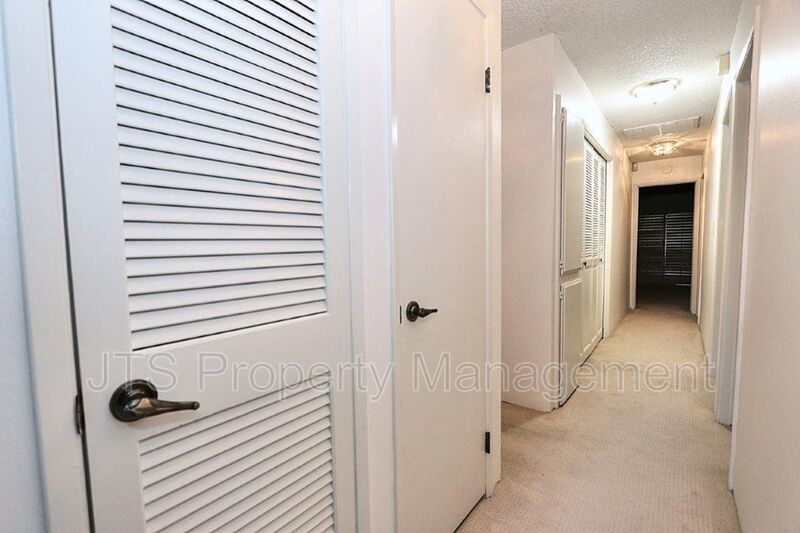 River Parkway Access for this 1 level 4 Bedroom Carmichael Duplex! property image
