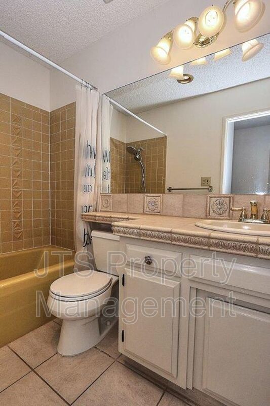 River Parkway Access for this 1 level 4 Bedroom Carmichael Duplex! property image