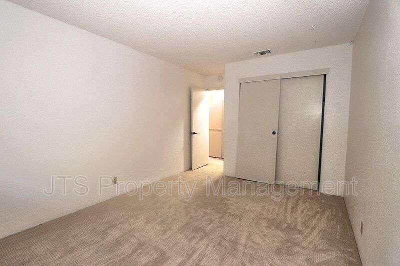 River Parkway Access for this 1 level 4 Bedroom Carmichael Duplex! property image