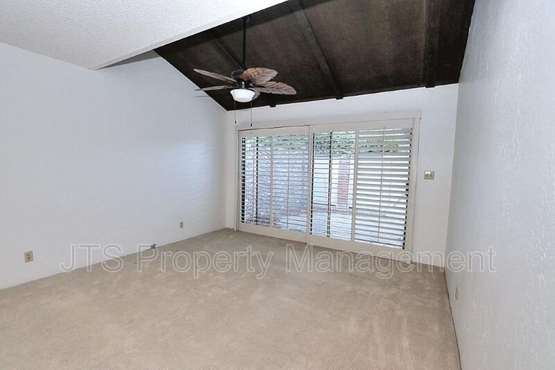 River Parkway Access for this 1 level 4 Bedroom Carmichael Duplex! property image