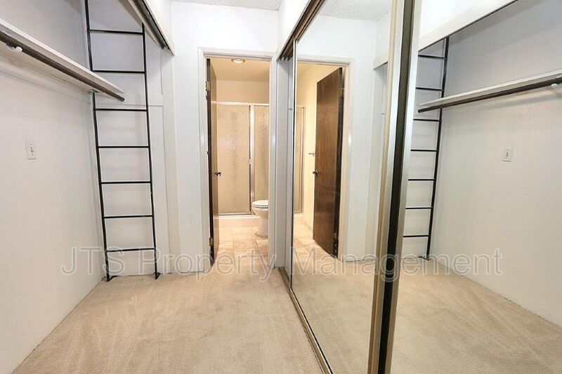 River Parkway Access for this 1 level 4 Bedroom Carmichael Duplex! property image