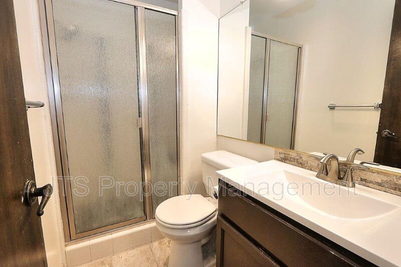 River Parkway Access for this 1 level 4 Bedroom Carmichael Duplex! property image