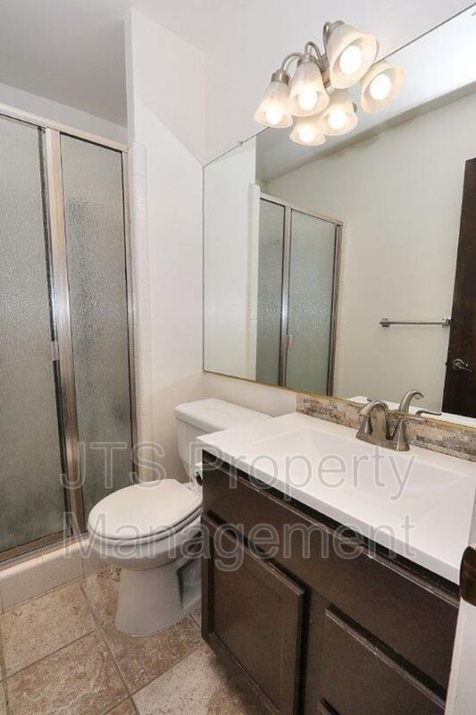 River Parkway Access for this 1 level 4 Bedroom Carmichael Duplex! property image