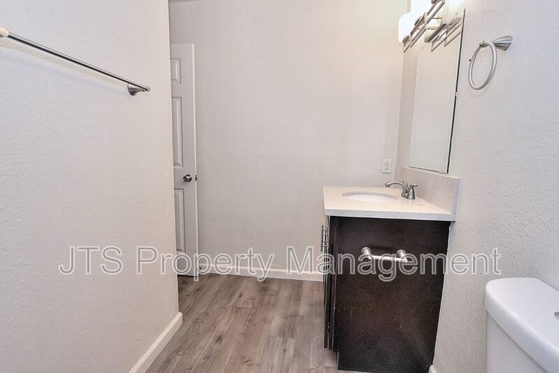 Charming Apartment Near Shopping & Dining Hotspots property image