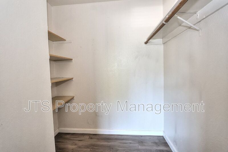 Charming Apartment Near Shopping & Dining Hotspots property image