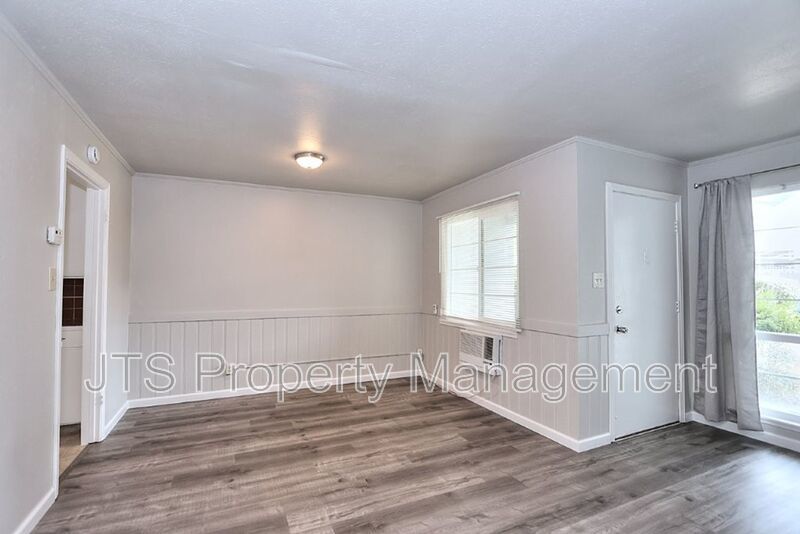 Rare 2 Bedroom Lower Level Apartment Across from UC Davis Med Center! property image