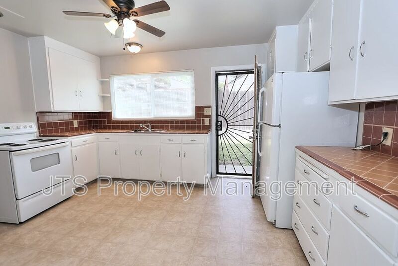 Rare 2 Bedroom Lower Level Apartment Across from UC Davis Med Center! property image