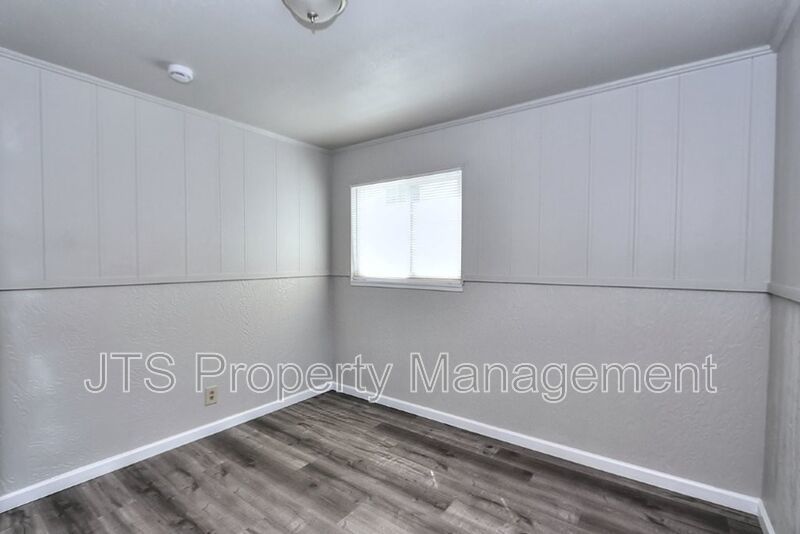Rare 2 Bedroom Lower Level Apartment Across from UC Davis Med Center! property image