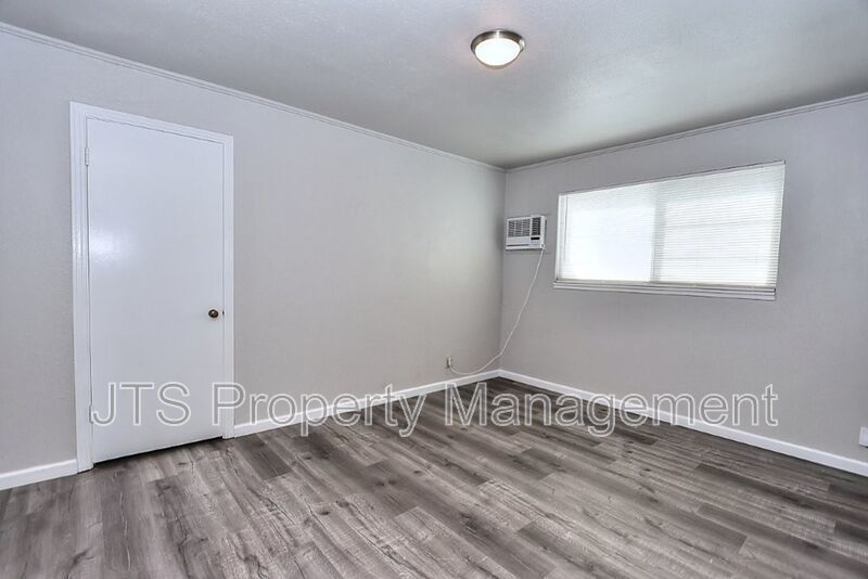 Rare 2 Bedroom Lower Level Apartment Across from UC Davis Med Center! property image