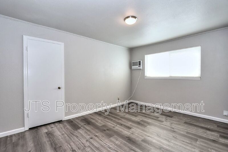 Rare 2 Bedroom Lower Level Apartment Across from UC Davis Med Center! property image