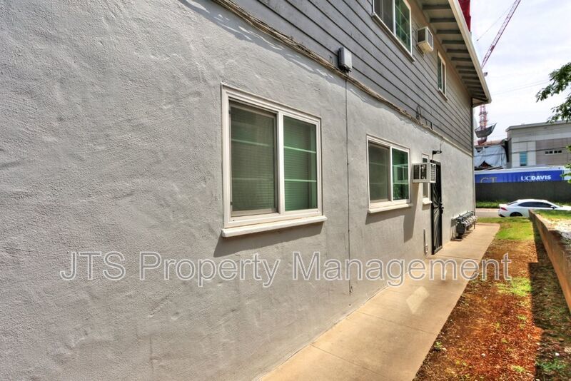 Rare 2 Bedroom Lower Level Apartment Across from UC Davis Med Center! property image