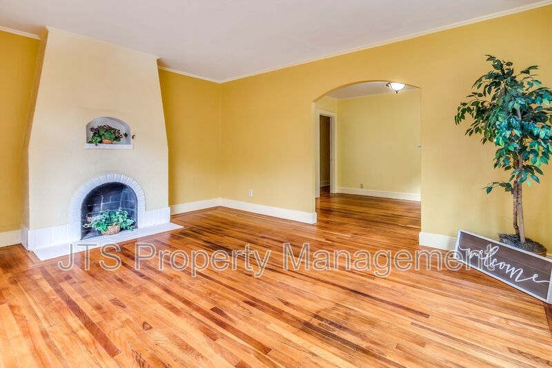 Charming Land Park Unit for rent! property image