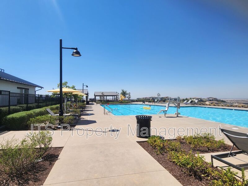 Incredible Gated Solar Folsom Home with clubhouse access! property image